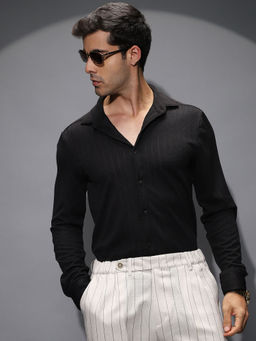 Campus Sutra - Men's Onyx Black Chevron-Panel Tactile Shirt