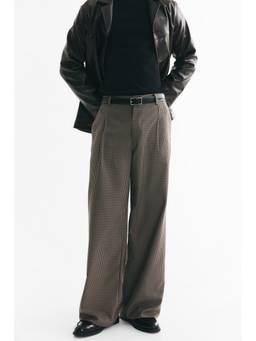 H&M - Men Beige Oversized Fit Wide Tailored Trousers