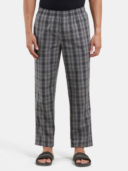 Jockey - 9009 Men Cotton Woven Fabric Regular Fit Checkered Pyjama - Quiet Shade