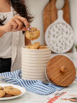 IREKA HOMES - White Ecru Ceramic Airtight Acacia Wood Lid Jar