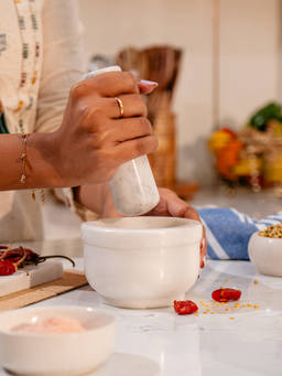 IREKA HOMES - White Crushini Mortar & Pestle