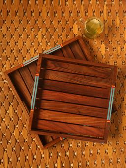 ExclusiveLane - Oasis Plank Duo Hand-Painted Nested Serving Trays In Sheesham Wood (Set of 2)