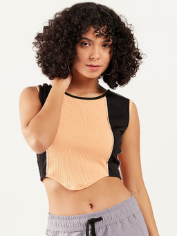 AAREIN - Women Peach and Black Round Neck Colorblock Crop Top