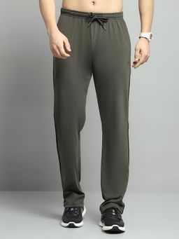 Monte Carlo - Men Solid Olive Mid Rise Regular Fit Joggers