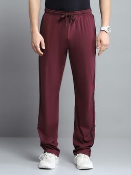 Monte Carlo - Men Solid Wine Mid Rise Regular Fit Joggers