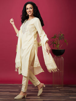 Globus - Women Off-White Embroidered Thread Work Panelled Festive Kurta with Dupatta (Set of 3)