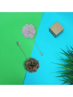 The Tie Hub - Pansy Green & White Marigold Lapel Pins (Pack of 2)