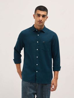 The Bear House - Men Slim Fit Teal Solid Casual Shirt