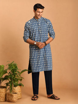 Vastramay - Men Blue Geometric Kantha and Screen Print Cotton Kurta with Cotton Pant Set