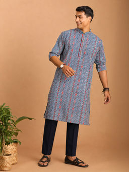 Vastramay - Men Blue Ethnic Print Cotton Kurta with Navy Blue Solid Cotton Pant Set
