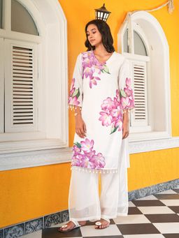 Qissa - Women White Floral Kurta with Pant (Set of 2)