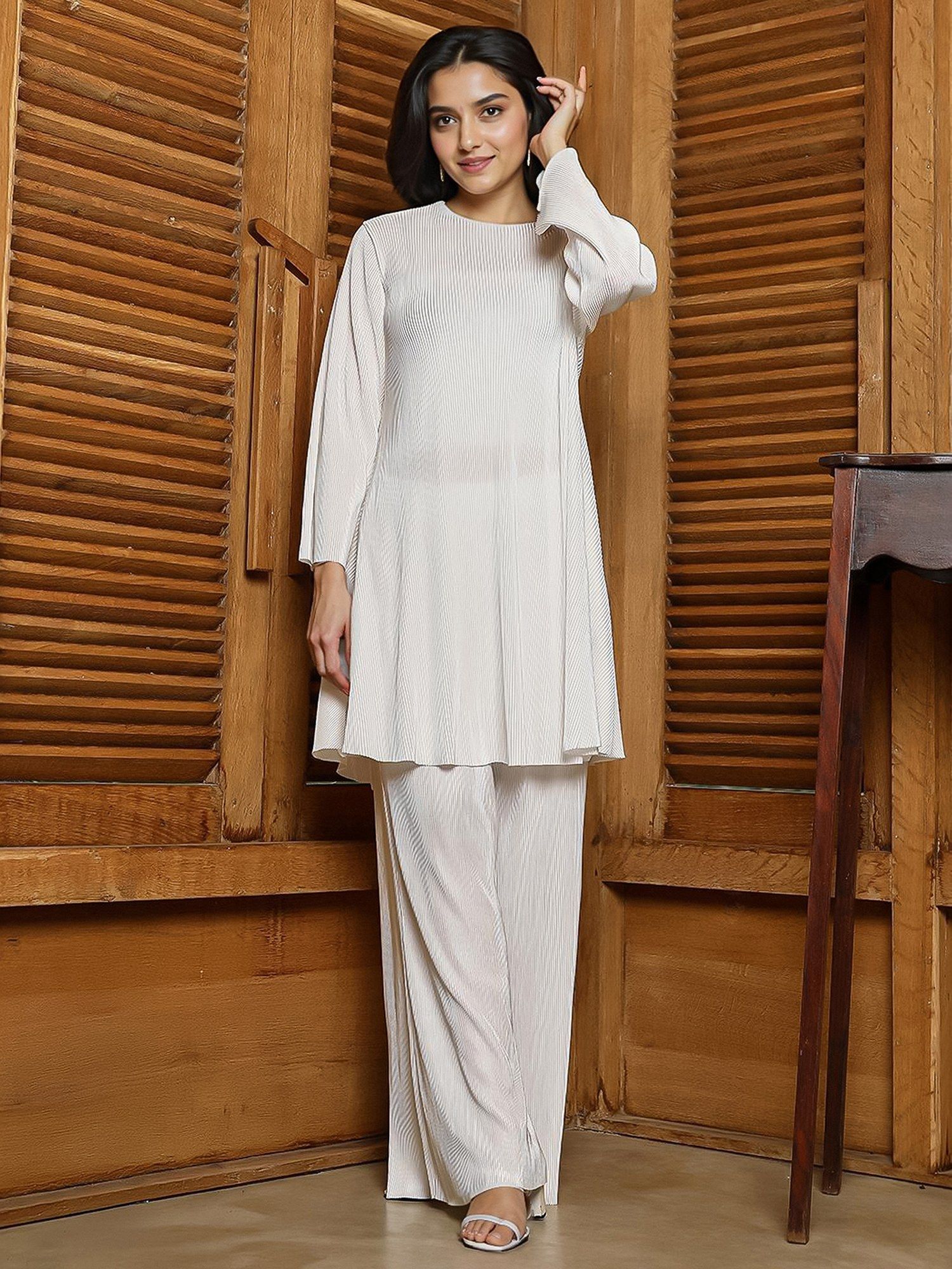 qissa Women White Textured Co-Ord (Set of 2)-picture-40