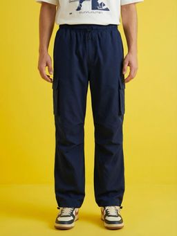 Buynewtrend - Men Navy Blue Relaxed Fit Cargo