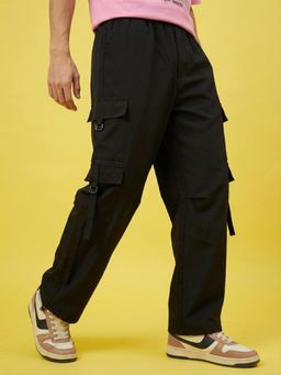 Buynewtrend - Men Solid Black Street Style Multi Pocket Cargo