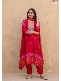 DEVRI - Magenta Gulnaar Gajji Silk Embroidered Kurta with Pant and Dupatta