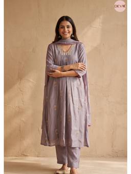 DEVRI - Mauve Gulnaar Mul Chanderi Embroidered Kurta with Salwar and Dupatta