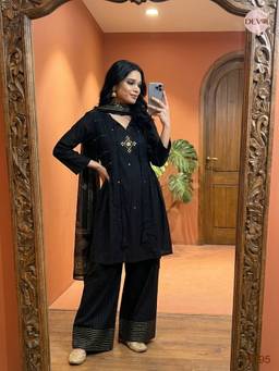 DEVRI - Black Jharokha Mul Chanderi Embroidered Kurta with Salwar and Dupatta
