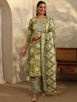 Gerua By Libas - Green Ethnic Motif Printed Straight Kurta with Trouser and Dupatta