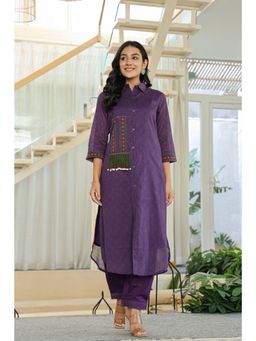 FREYAA - Co-Ord Set With Front Design And Floral Back Detail