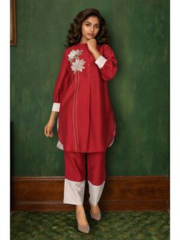 FREYAA - Elegant Maroon Co-Ord Set Featuring Beautiful Flower Patch Detailing