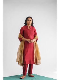Mushio - Women`s Sindoori Chanderi Maroon Kurta With Slip And Pant And Dupatta (Set of 4)