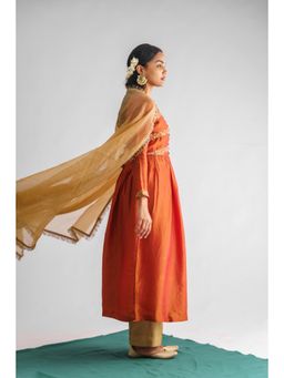 Mushio - Women`s Resham Tissue Embroidered Rust Kurta With Pant And Dupatta (Set of 3)