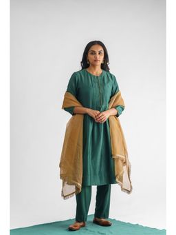 Mushio - Women`s Mishika Chanderi Solid Green Kurta With Slip And Pant And Dupatta (Set of 4)