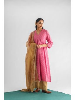 Mushio - Women`s Madhurima Chanderi Floral Pink Kurta And Pant (Set of 2)