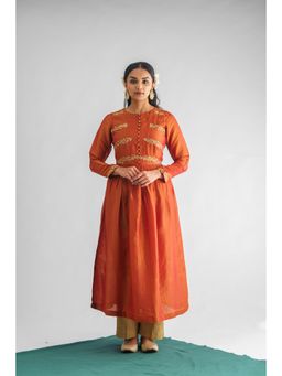 Mushio - Women`s Resham Tissue Embroidered Rust Kurta And Pant (Set of 2)