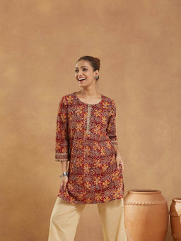 Fabindia - Maroon Cotton Kalamkari Printed Slim Fit Kurti