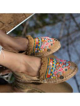 PARIPARI - PARI PARI Beige Masai Mule Flats
