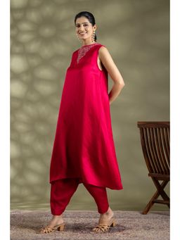 HAAVI BY PURAB - Pink Nazakat Embroidered Sleeveless Kurta