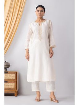 HAAVI BY PURAB - Red Romesa White Kurta