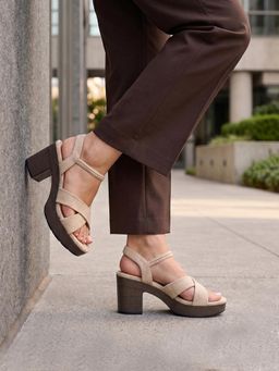 Monrow - Maria Cream Block Heels
