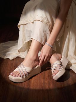 Monrow - Denis Cream Wedges