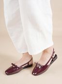 Maroon color option, Currently selected