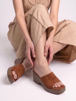 Dollphin - Women Tan Heels