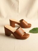 Brown color option