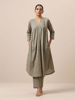 trueBrowns - Cotton Olive Green Flared Slit Kurta Pant (Set of 2)