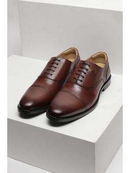 Van Heusen - Brown Leather Round Toe Tpr Pair Of Oxfords