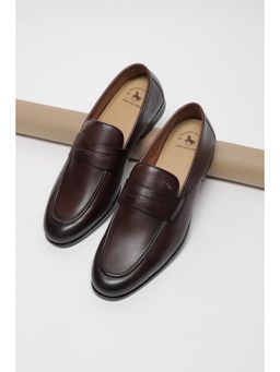 Van Heusen - Brown Leather Round Toe Tpr Pair Of Loafers