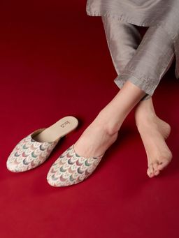 Inc.5 - Women Cream Party Wear Printed Round Toe Mules