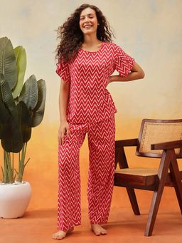 Clovia - Crepe Sassy Printed Top And Pyjama Set - Red