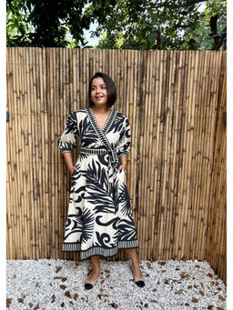 Label Tanvee - Black and Ivory Palm Cotton Midi Dress with Belt