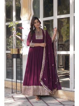 Noorani by LA - Purple Georgette Sequins Purple Gown With Dupatta (Set of 2)