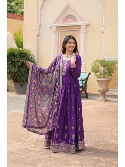 Noorani by LA - Eclipse Georgette Sequins Purple Gown With Dupatta (Set of 2)