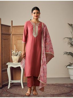Gahan - Pink Silk Blend Embroidered Round Neck Kurta with Pant Digital Printed Dupatta