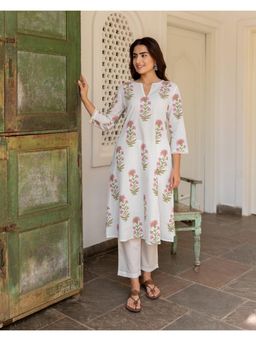 Gahan - Womens White Floral Printed Straight Kurta with Pant
