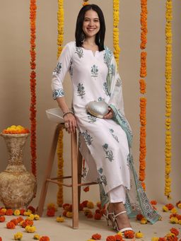 Gahan - Womens Rayon Blend Printed Straight Kurta with Pant & Dupatta