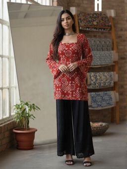 Gahan - Womens Red Rayon Blend Printed Straight Kurti